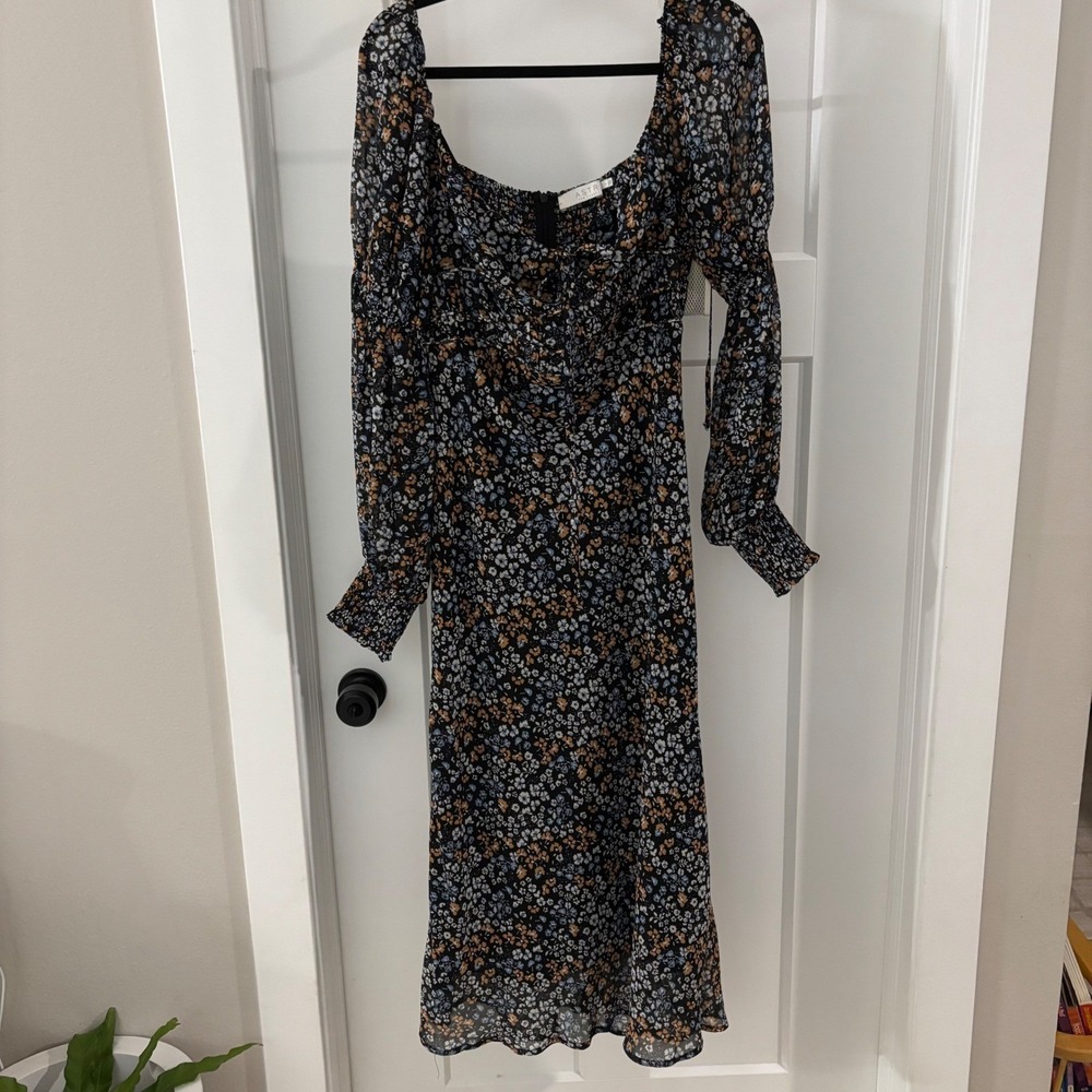 ASTR the Label Salinas Midi Dress Women's Long Sleeve Floral Black Multi Ditsy L